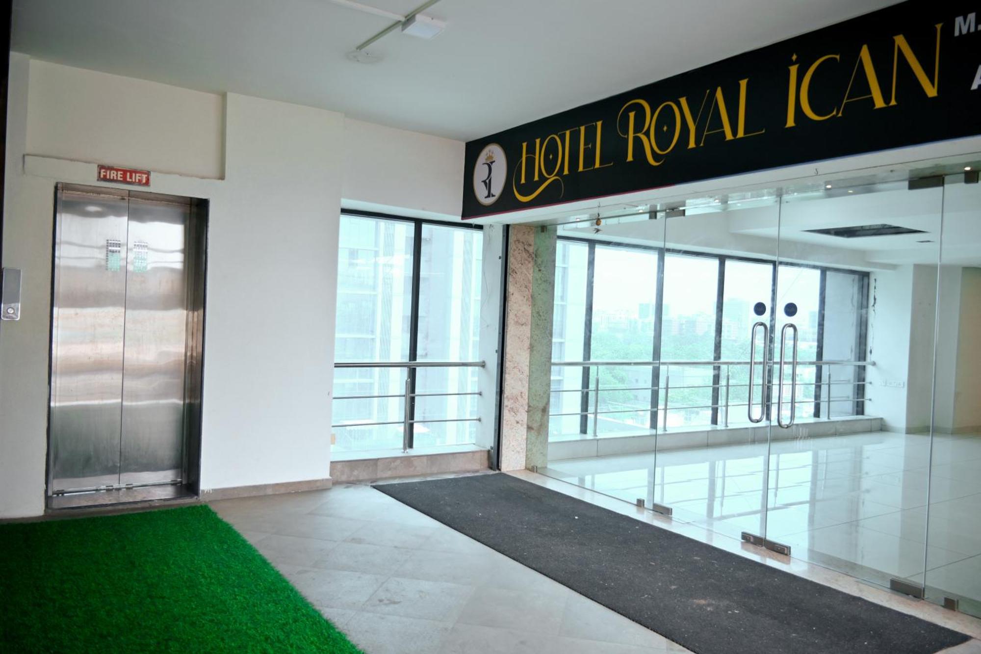 Hotel Royal Ican Sindhubhavan Road Ahmedabad Exterior photo